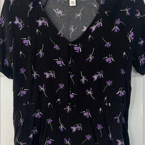 Elegant Black and Purple Floral Women's Blouse - Picture 3 of 5